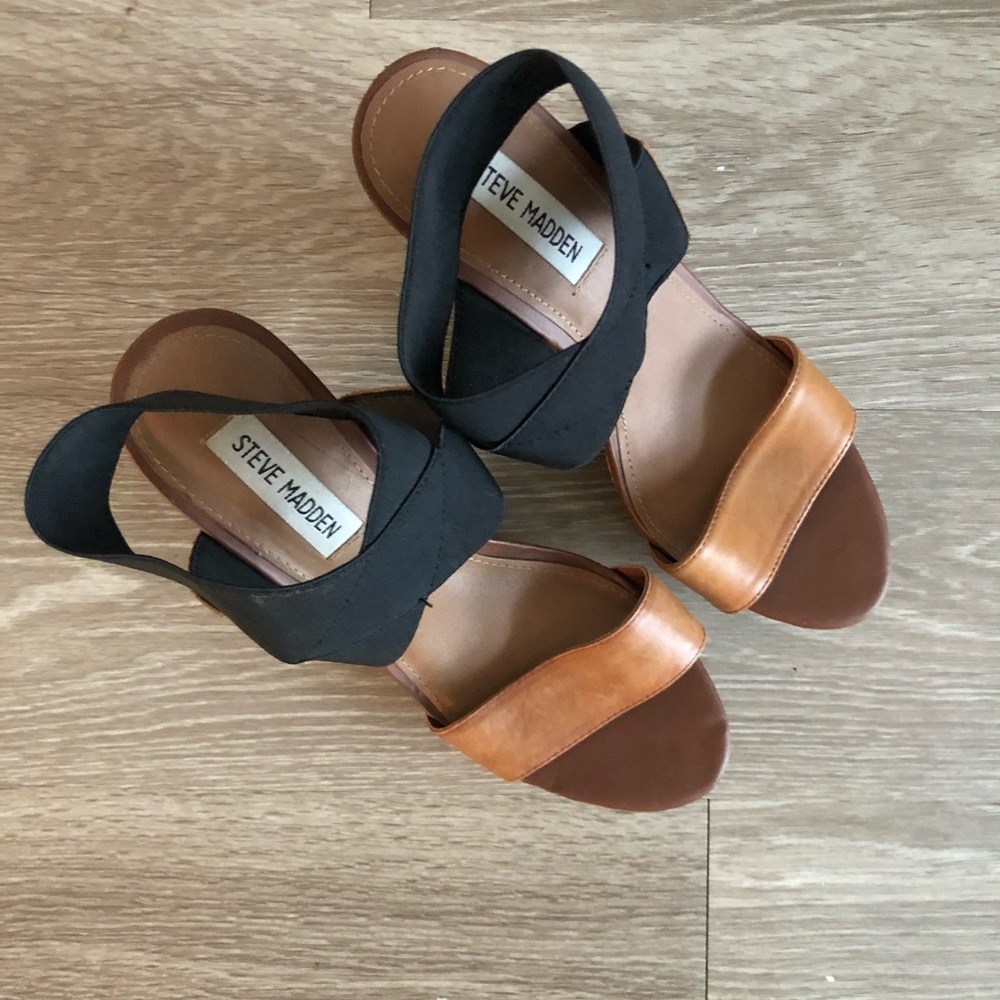 Steve Madden Wedge Sandals - Picture 3 of 4